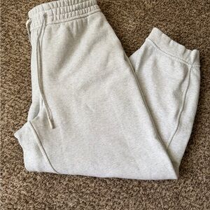 Lululemon Scuba cropped sweatpants